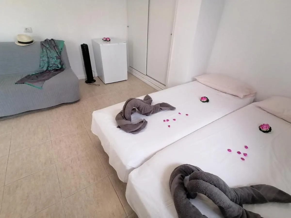 Small Studio, 50 M Front Of The Ocean & Free Wifi Playa Fanabe 0*,