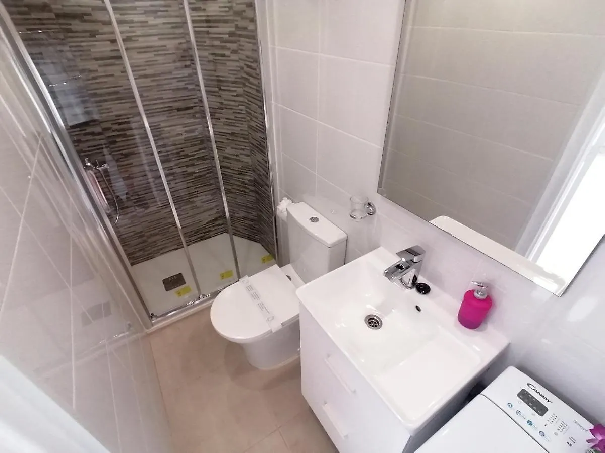Small Studio, 50 M Front Of The Ocean & Free Wifi Playa Fanabe Spain